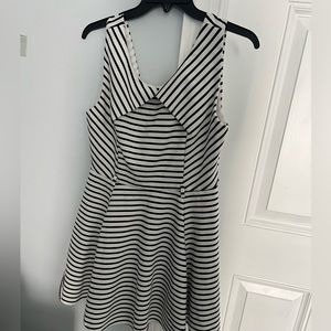 Stripped sleeveless dress